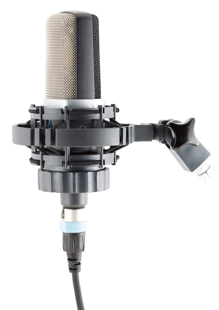 A AKG C214
