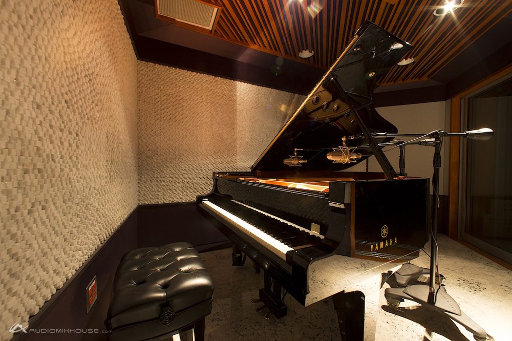 A Yamaha C7 grand piano
